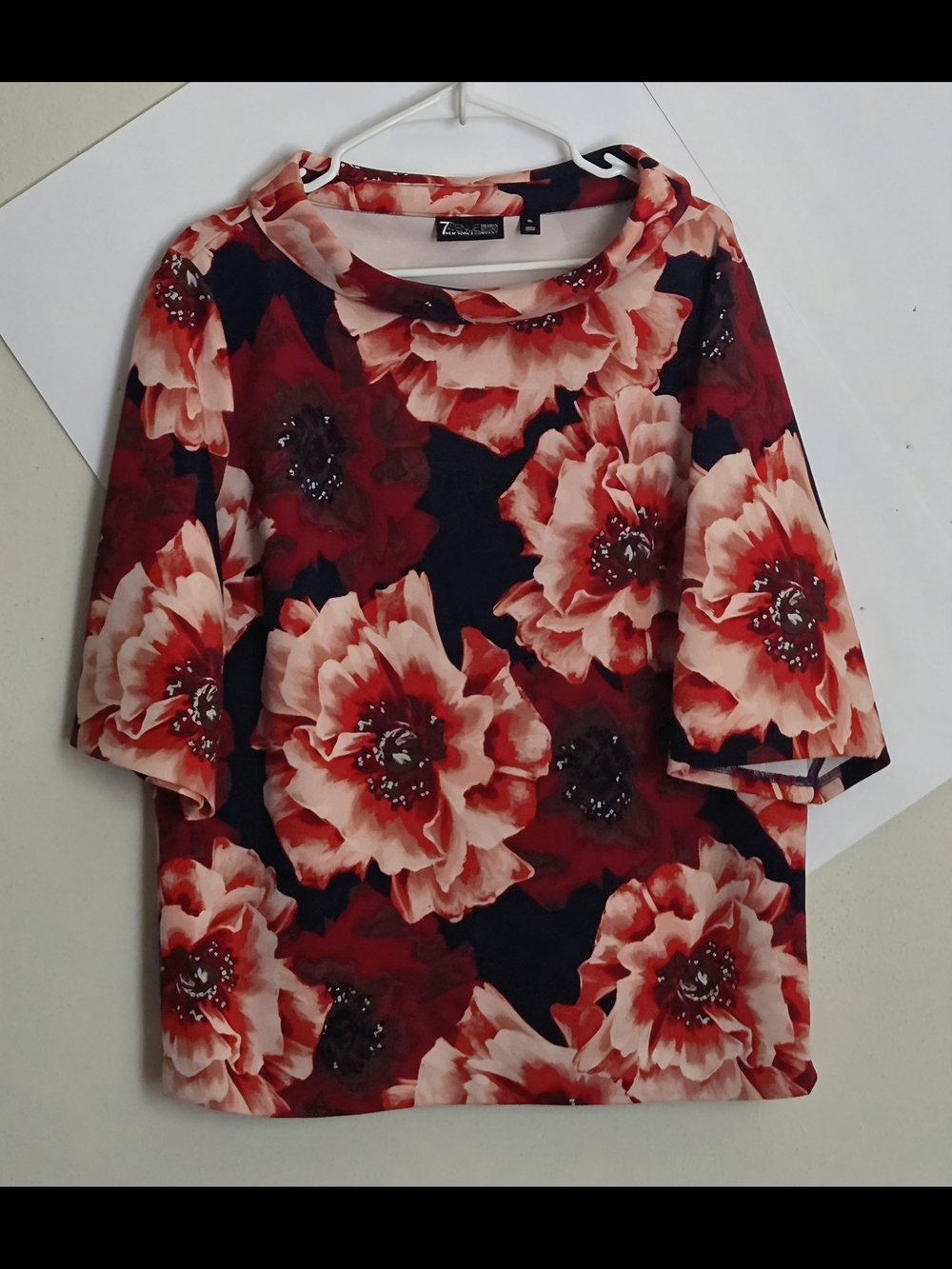 New York & Company Red, White & Blue Floral Elbow-Length Sleeve Blouse (Sz. XL)